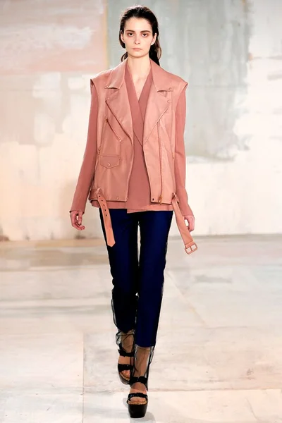 Look 11